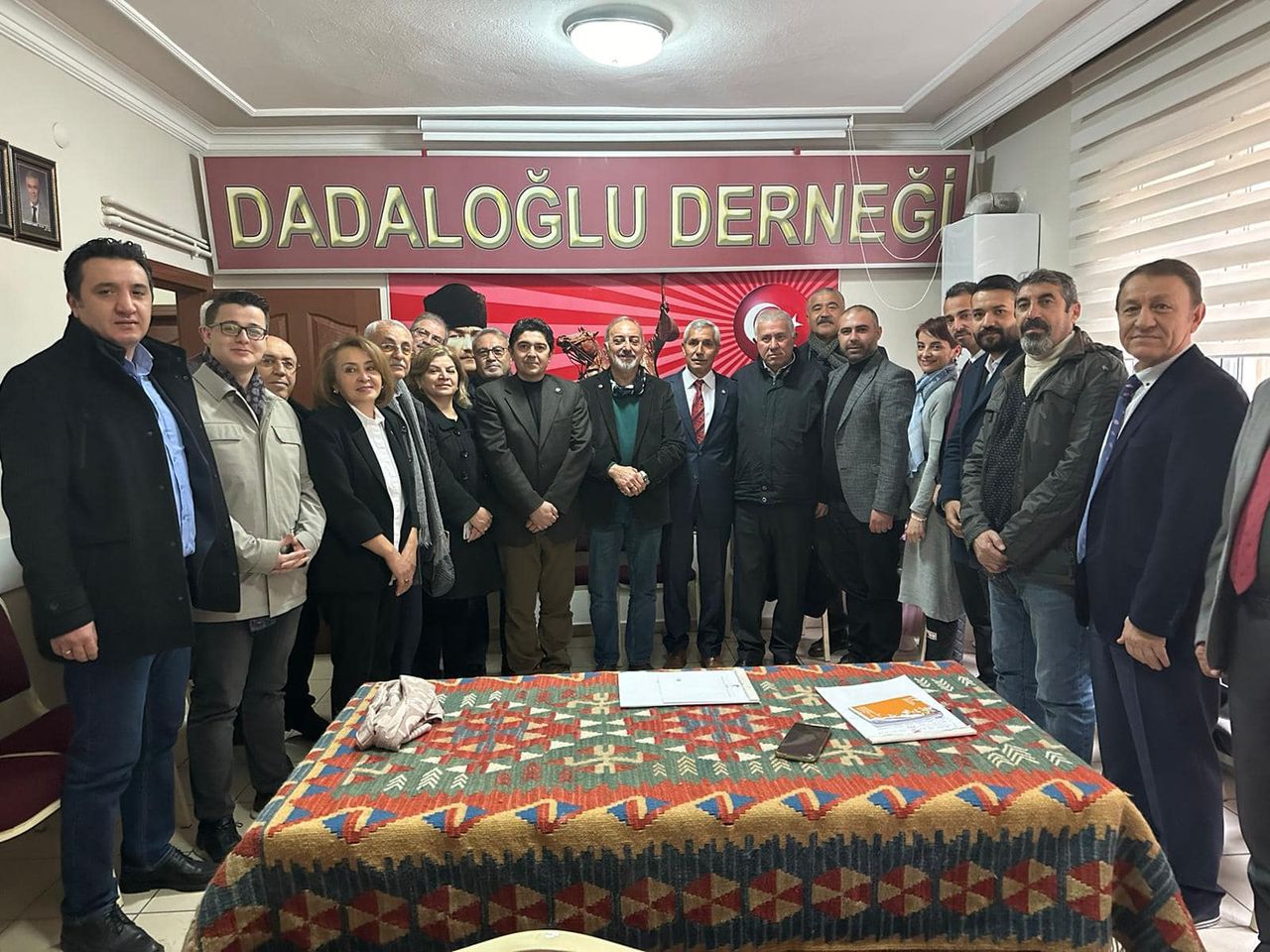 CHP Kayseri İl teşkilatı, Dadaloğlu Derneği'ni ziyaret etti ve yerel STK'larla ilişkilerini güçlendirdi.