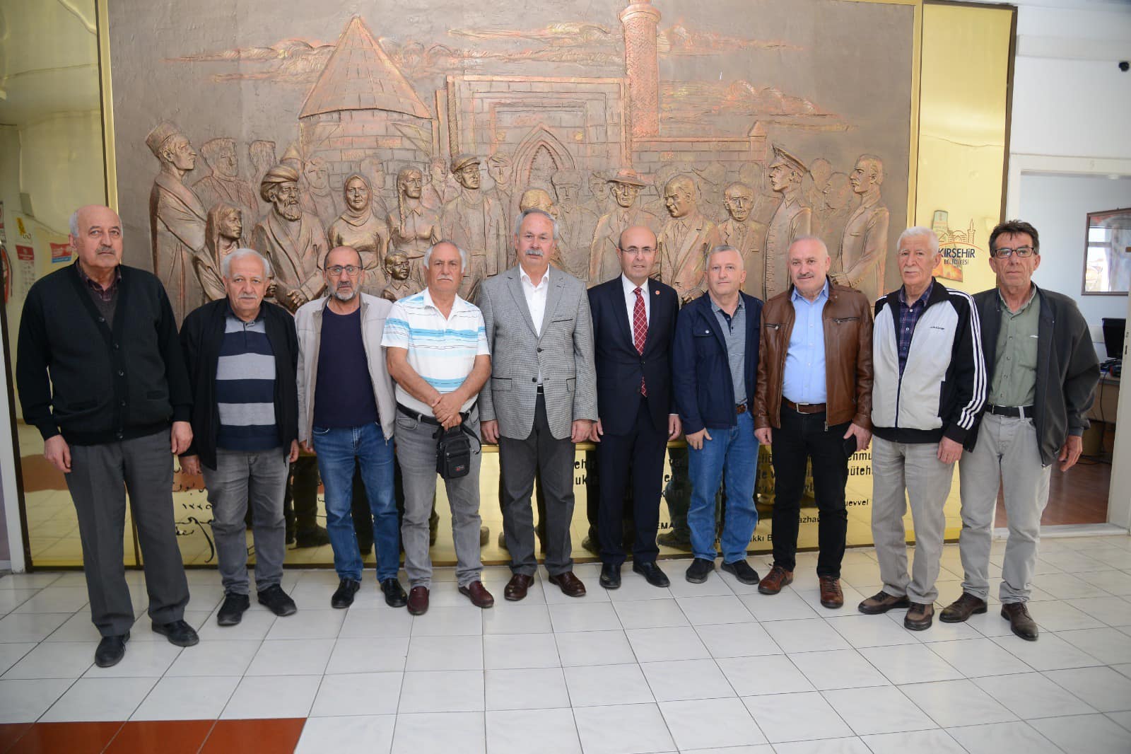 Kırşehir Emekliler Derneği Yönetimi Belediye Başkanı Ekicioğlu ile Görüştü