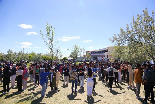 Aksaray Üniversitesi'nde Şenlik Başladı