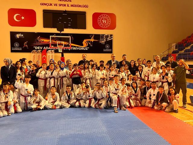 Okul Sporları Taekwondo Minikler ve Küçükler Kız-Erkek Müsabakaları Tamamlandı