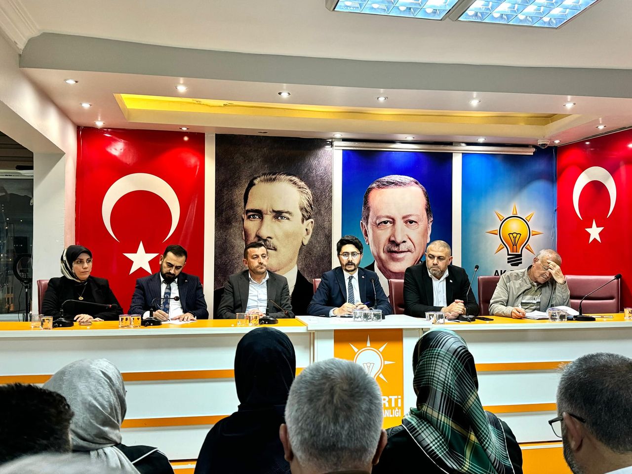 AK Parti Niğde İl Başkanlığı Haftalık Toplantısını Gerçekleştirdi