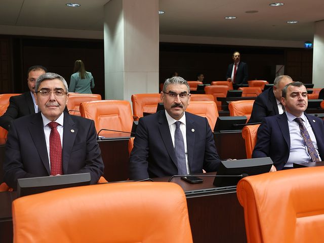 AK Parti Niğde Milletvekili Prof. Dr. Cevahir Uzkurt, Türkiye Büyük Millet Meclisi'nde Genel Kurul çalışmalarında