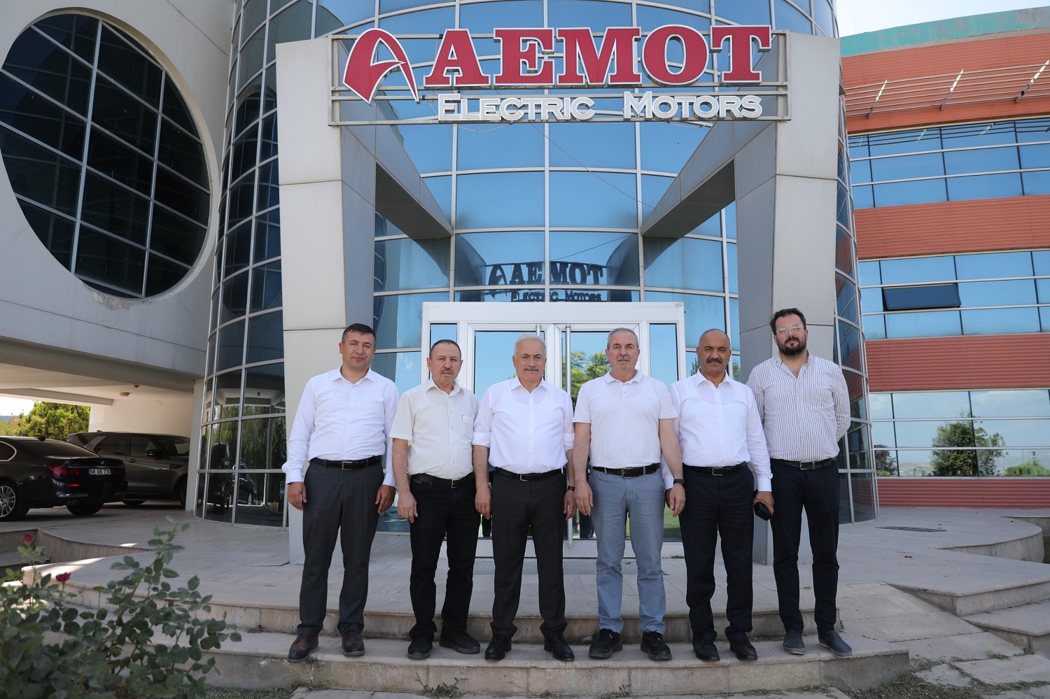 AEM Elektrik Motorları Fabrikası İncelemesinde Vali Kumbuzoğlu: 