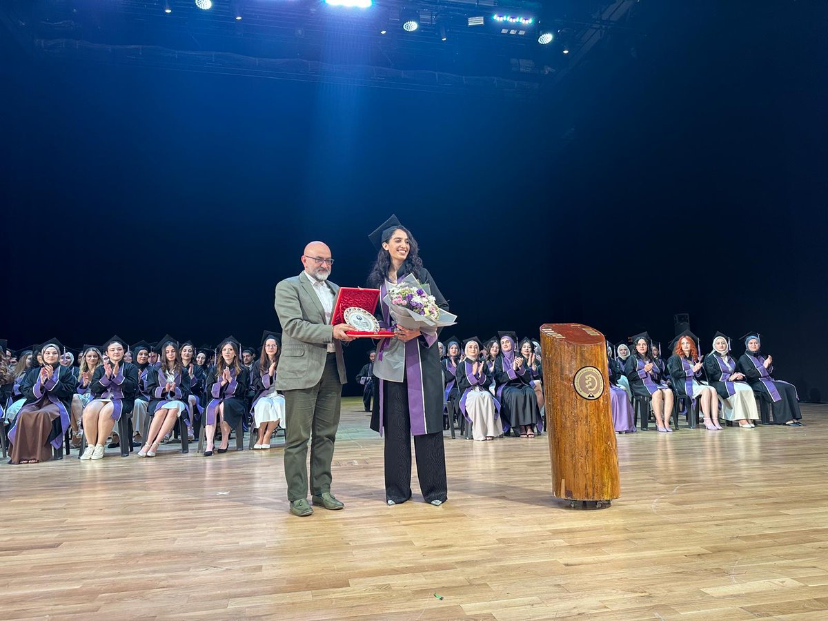 Erciyes Üniversitesi Diş Hekimliği Fakültesi 15. Dönem Mezunları Yemin Ederek Mesleğe Başladı