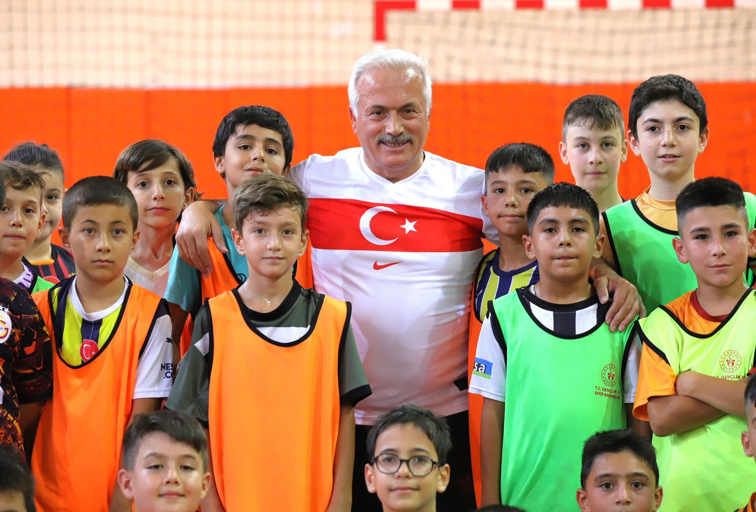 Aksaray Valisi Mehmet Ali Kumbuzoğlu, Gençlik ve Spor İl Müdürlüğü Yaz Spor Okulu'nu Ziyaret Etti