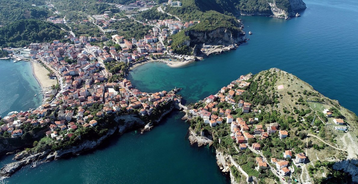 Amasra: Tarihi ve Doğal Güzellikleriyle Turistleri Ağırlıyor