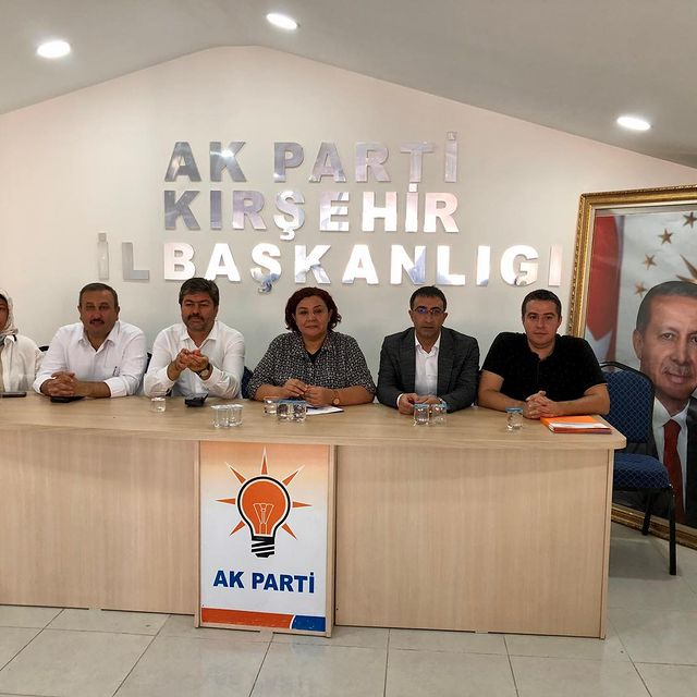 AK Parti Kırşehir İl Başkanlığı Teşkilat Üyeleriyle Buluştu