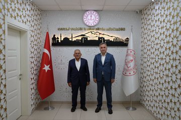 Yeni İl Milli Eğitim Müdürü Coşkun Esen'e Büyükşehir Belediye Başkanı'ndan Ziyaret