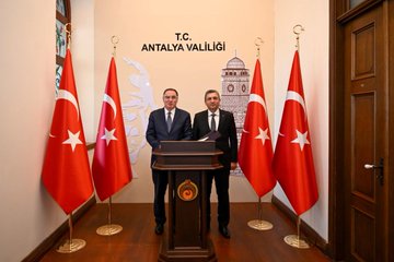 Kamu Başdenetçisi Vali Hulusi Şahin'i Antalya'da Ziyaret Etti