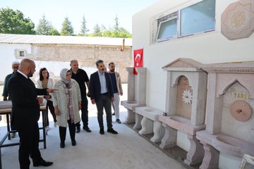 AK Parti Milletvekili Ayşe Böhürler, Talas Belediyesi'ndeki Restorasyon Merkezi'ni Ziyaret Etti