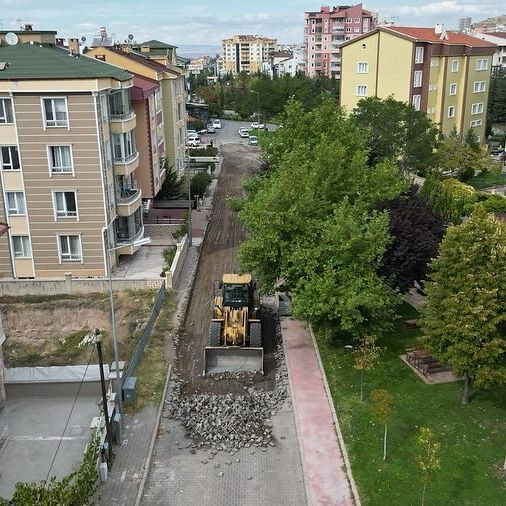 Güzelyurt Mahallesi'nde Yenileme Çalışmaları Başladı