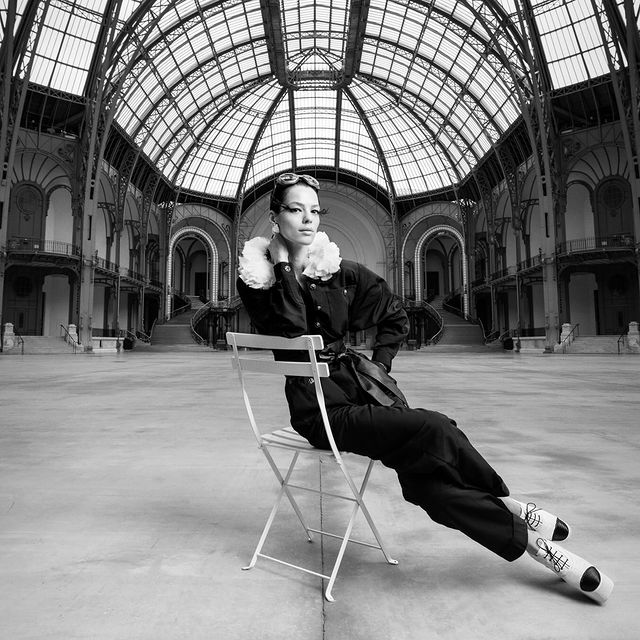 CHANEL, Grand Palais'de 2025 İlkbahar-Yaz Defilesini Gerçekleştirdi