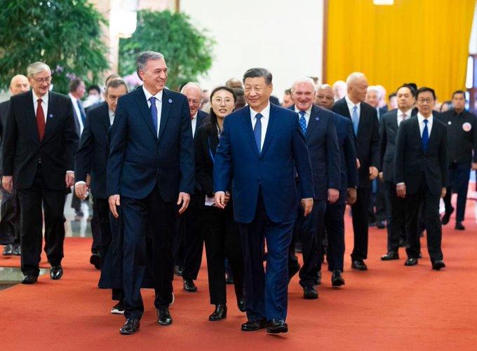 Çin Cumhurbaşkanı Xi Jinping, Çin Uluslararası Dostluk Konferansı'nda Yabancı Konuklarla Bir Araya Geldi