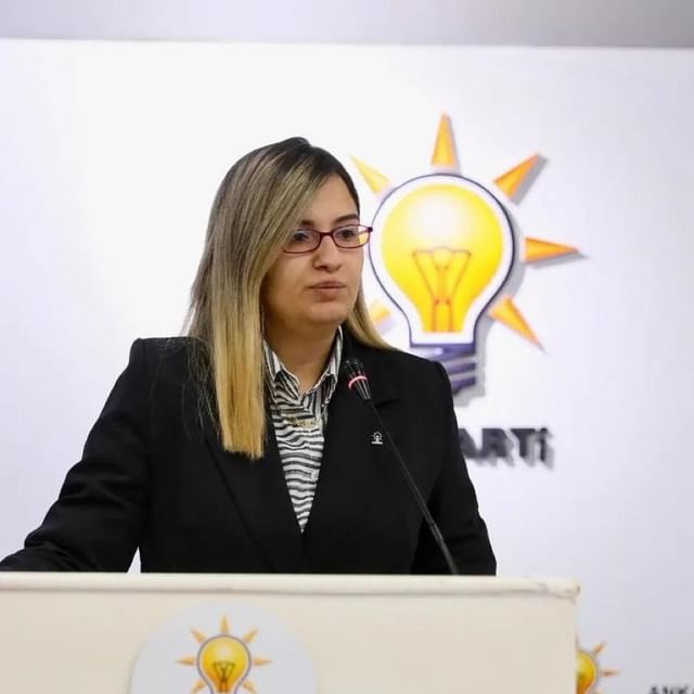 AK Parti Ankara İl Gençlik Kolları Yönetim Kurulu'ndan Betül Önderoğlu Trafik Kazasında Hayatını Kaybetti