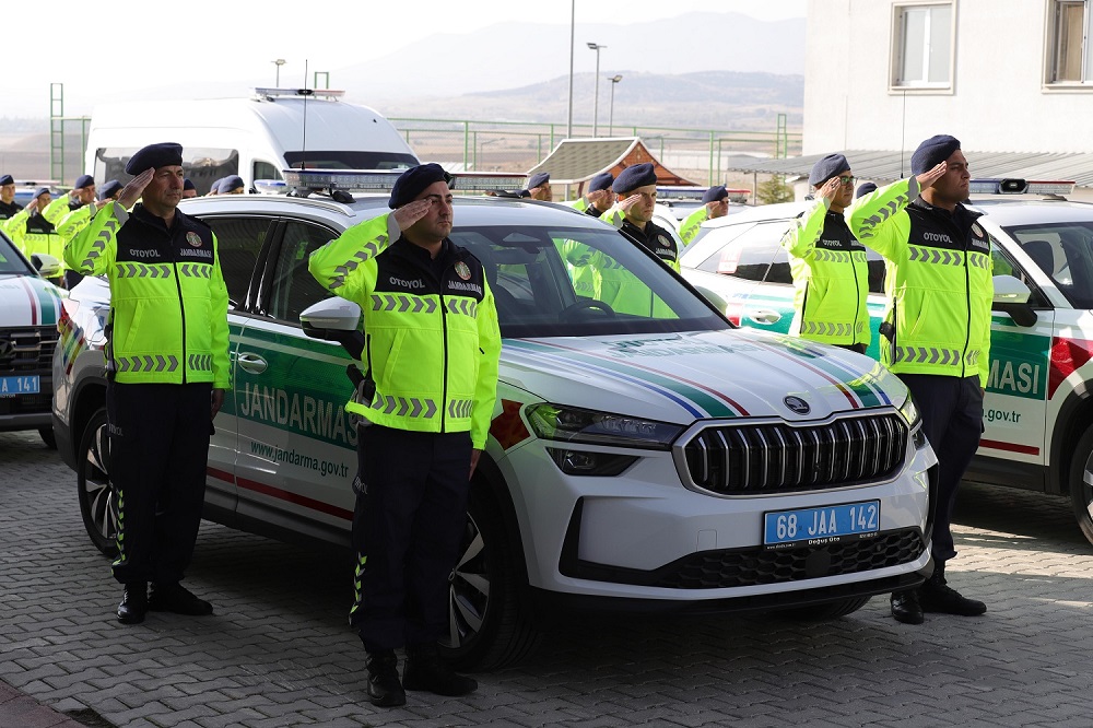 Ortaköy Otoyol Jandarma Komutanlığı Yeni Araçlarıyla Hizmete Girdi