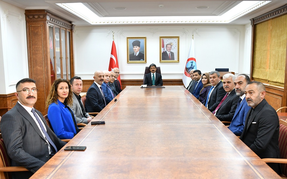 Valimiz Muhtarları Kabul Ederek Günlerini Kutladı