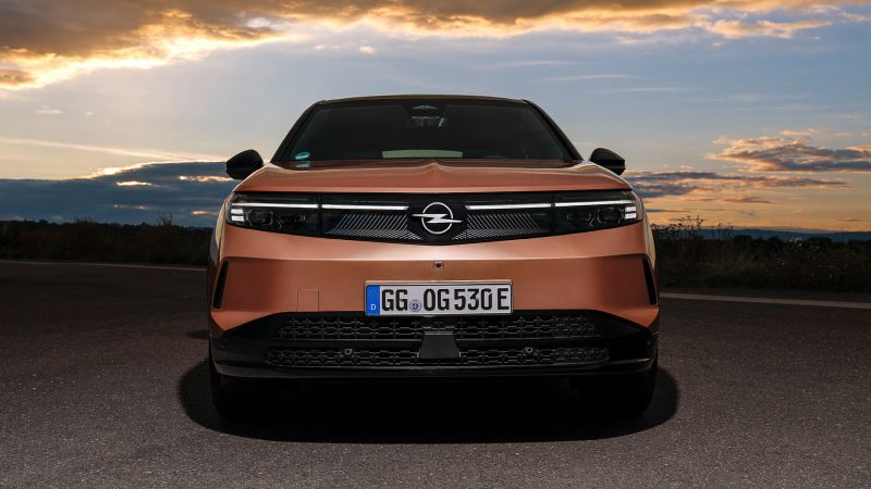 Opel Yeni Grandland Modelini İrlanda'da Satışa Sunuyor