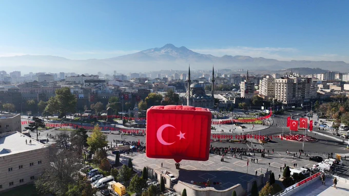 Cumhuriyetimizin 101. Yıl Dönümü Kayseri'de Coşkuyla Kutlandı