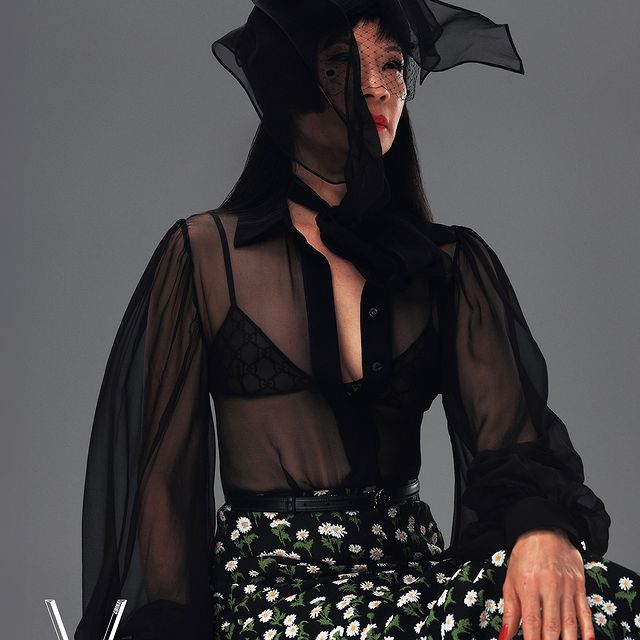 Lucy Liu, Gucci Cruise 2025 Koleksiyonu ile V Magazine China'da Boy Gösterdi