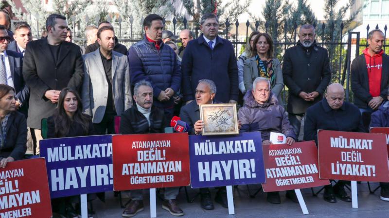 Kamuya atanacak 20 bin öğretmenin seçim süreci tartışmalara yol açıyor