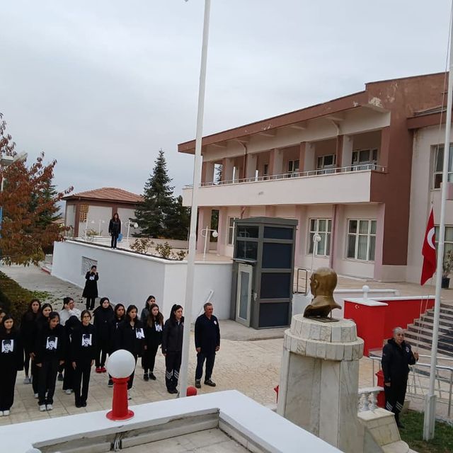 10 Kasım'da Atatürk Anıldı