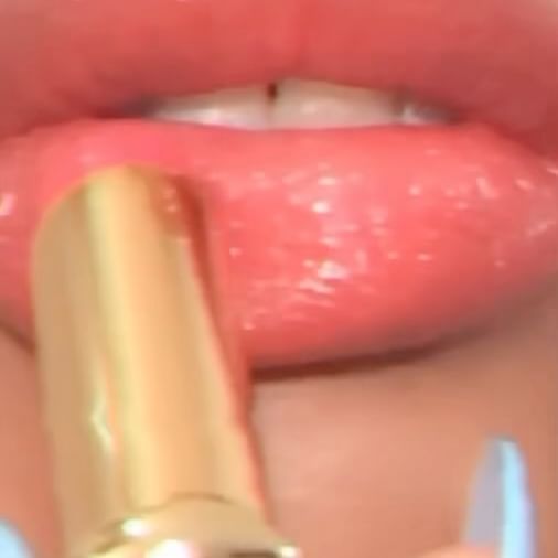 Kozmetik Dünyasında Parlayan Yeni Ürün: Lip Fetish Divinyl Lip Shine