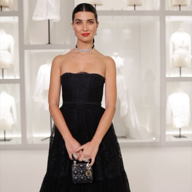 Tuba Büyüküstün, Christian Dior Designer of Dreams Sergisi İçin Hazır