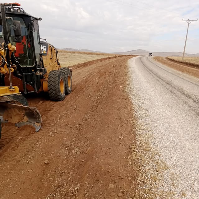 Kırşehir İl Özel İdaresi Köy Yollarını Kışa Hazırlıyor