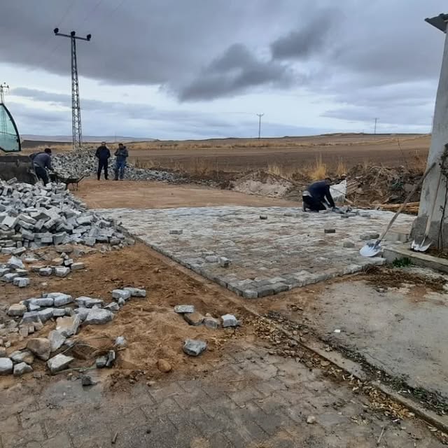 Bünyan Belediyesi Akçatı Mahallesi'nde Kilitli Parke Çalışmalarına Başladı