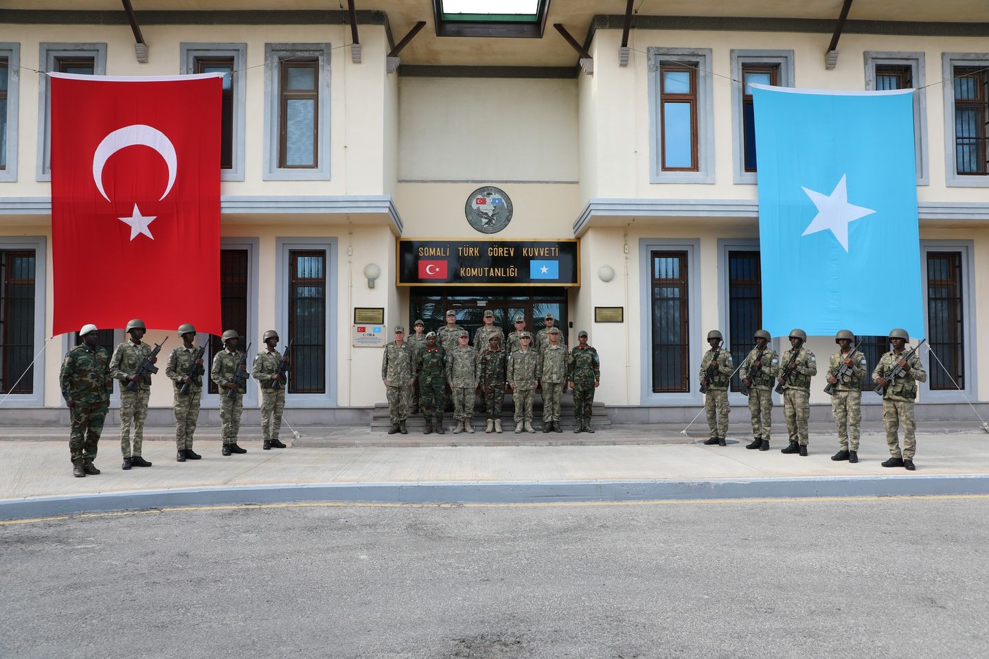 Somali Türk Görev Kuvveti Eğitim Töreni Mogadişu'da Gerçekleşti