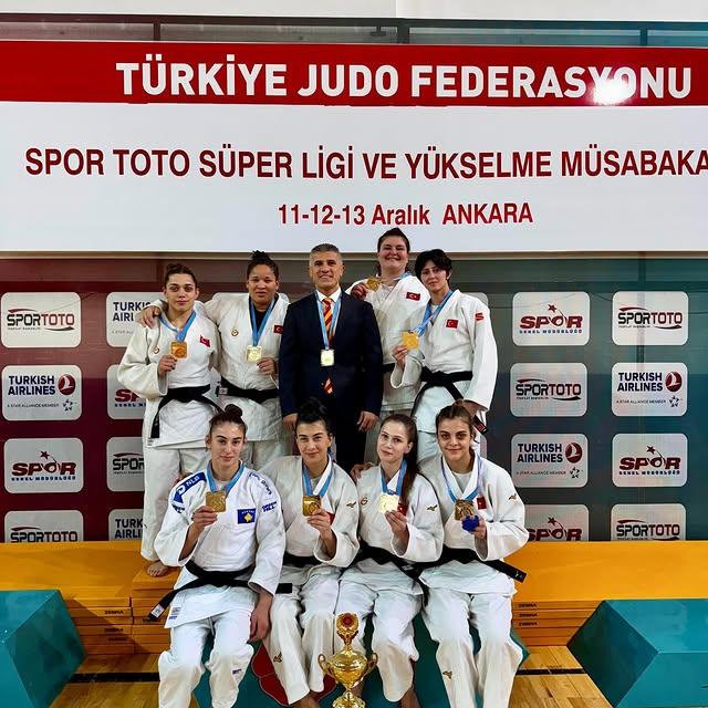 Galatasaray Kadın Judo Takımı Süper Lig Finalinde Namağlup Şampiyon Oldu