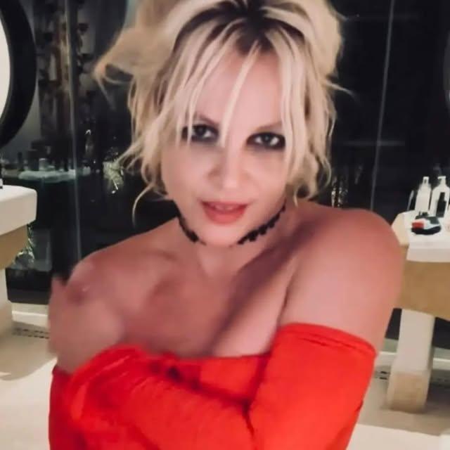 Britney Spears Dans Videolarına Gelen Olumsuz Yorumlardan Derin Bir Üzüntü Yaşıyor