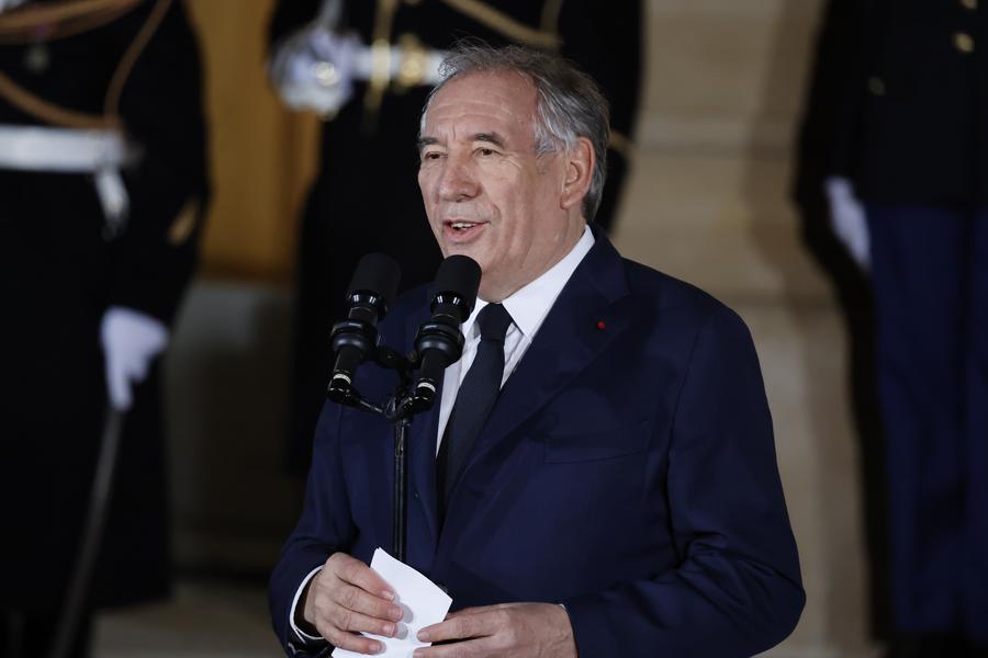 Fransız Başbakan François Bayrou, Yeni Hükümeti Tanıttı