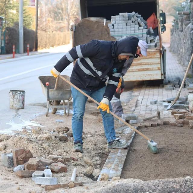 Aksaray Belediyesi Kaldırım Yenileme Çalışmalarına Başladı