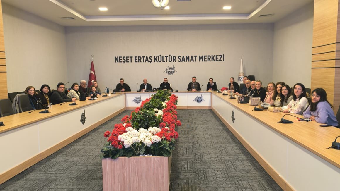 Kırşehir Belediyesi, Kitap Topluluğu İle Neşet Ertaş Kültür Sanat Merkezi'nde Buluştu