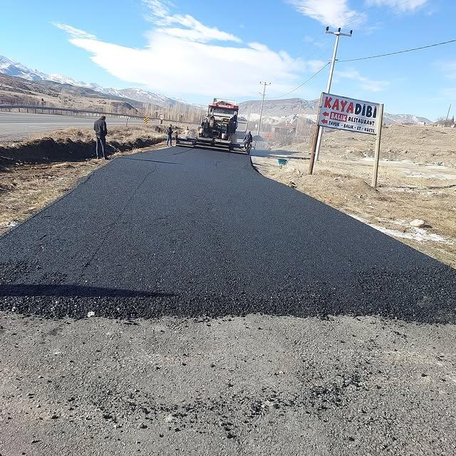 Hasangazi köyünde Sıcak Asfalt Çalışmaları Başladı