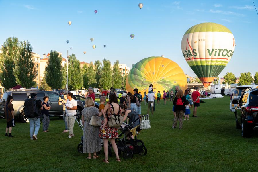 İspanya'daki Turizm Patlaması 2024'te Rekor İstihdamı Destekliyor