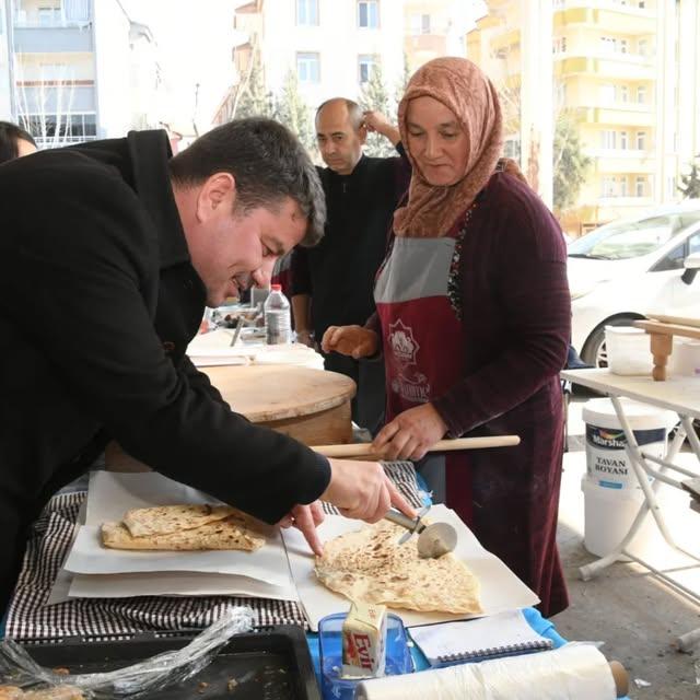 Aksaray'da Ramazan Hazırlıkları: Hanımeli Pazarı'nda Canlı Atmosfer ve Mutlu Yüzler