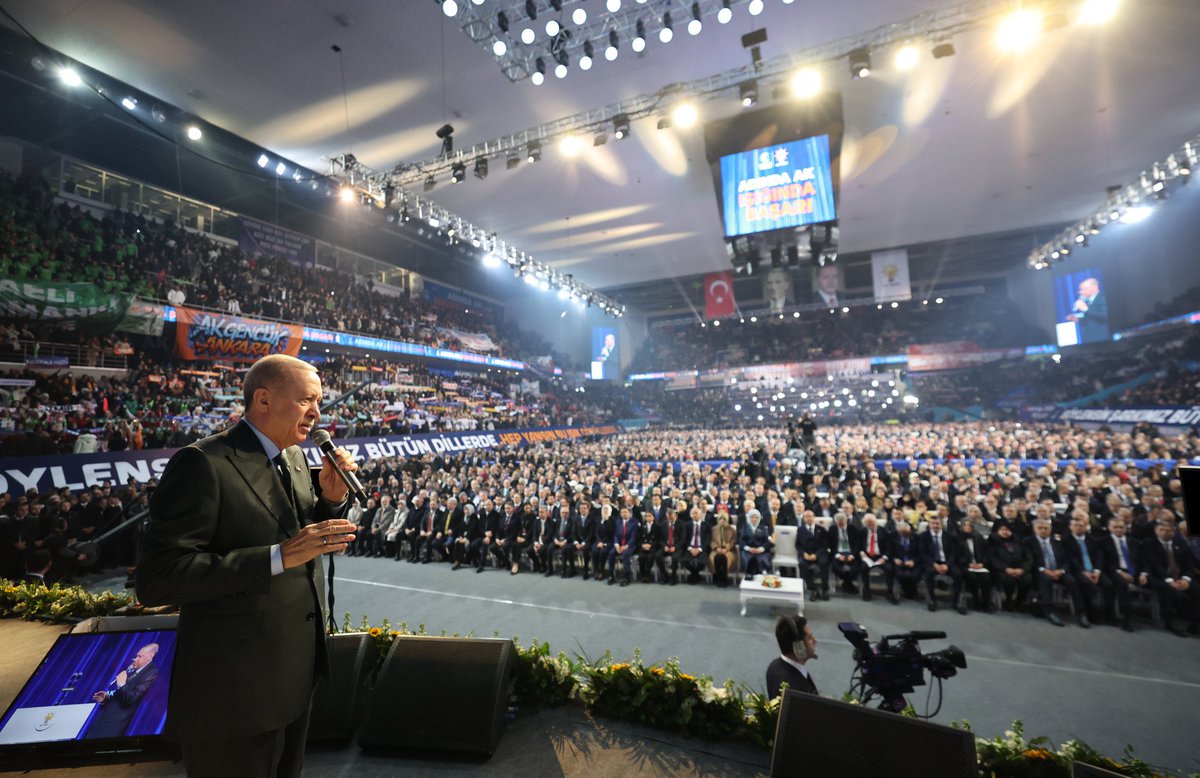 AK Parti'nin 8. Olağan Büyük Kongresi Başladı