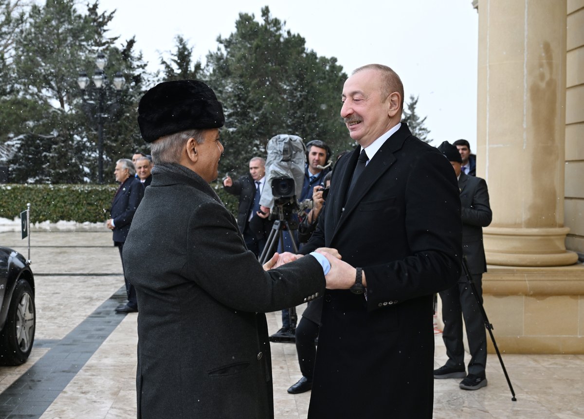 Azerbaycan-Pakistan Ortaklığı Yeni Boyuta Ulaştı: Aliyev-Sharif Buluşması