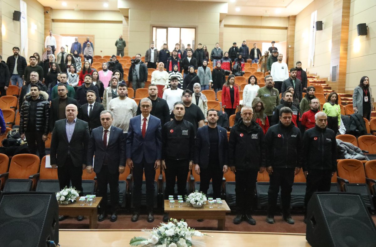 Erciyes Üniversitesi'nde Kriz Yönetimi ve Acil Durum Eczacılığı Sempozyumu