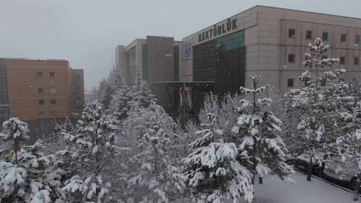 MEDEK Akreditasyonu: Kayseri Üniversitesi'ndeki Önlisans Programlarına Yol Açıldı