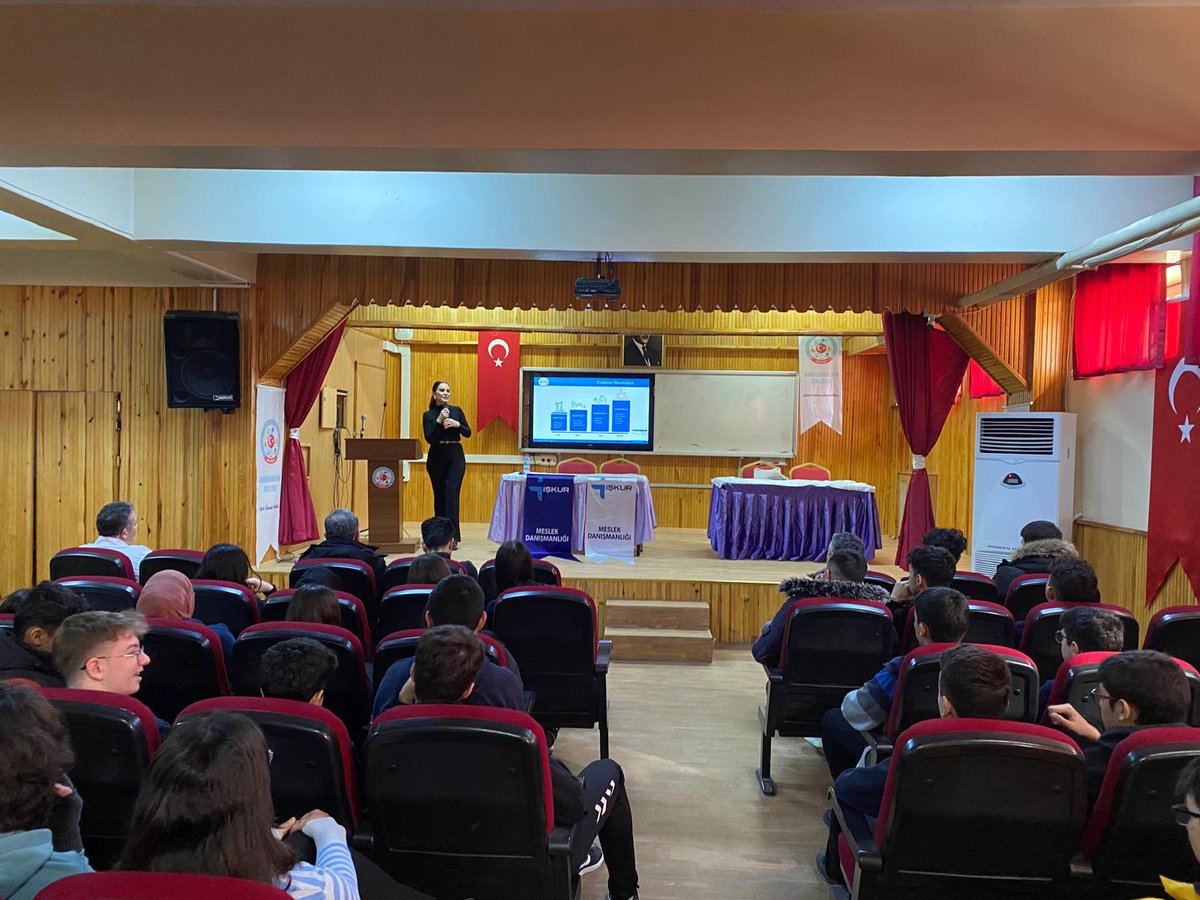 Endüstri 4.0 Eğilimleri Bağlamında Aksaray'da Meslek Seçimi Semineri