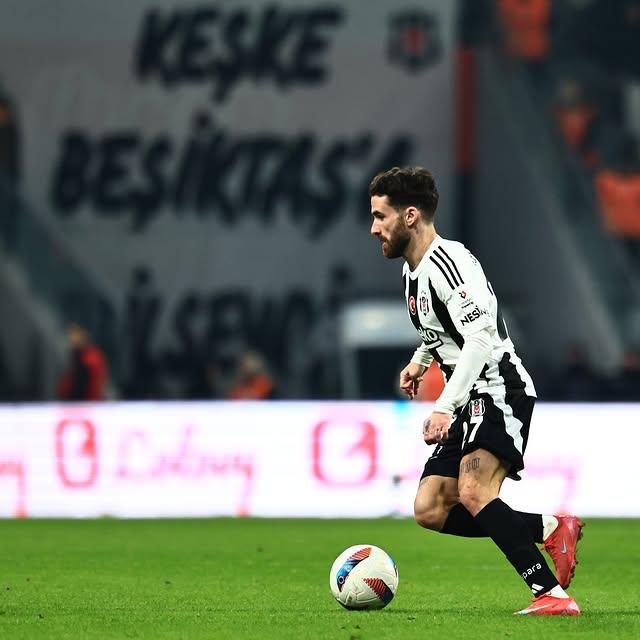 Beşiktaş, Antalya'da Üçüncü Mağlubiyeti Alınca Antalyaspor'a Yalnızlık Bitirdi