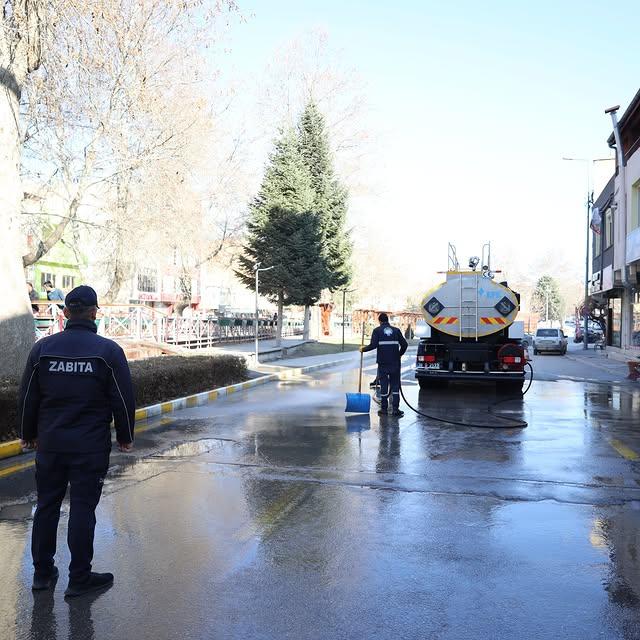 Yahyalı Belediyesi, Gazibeyli Mahallesi'nde Yol ve Kaldırımları Yıkadı