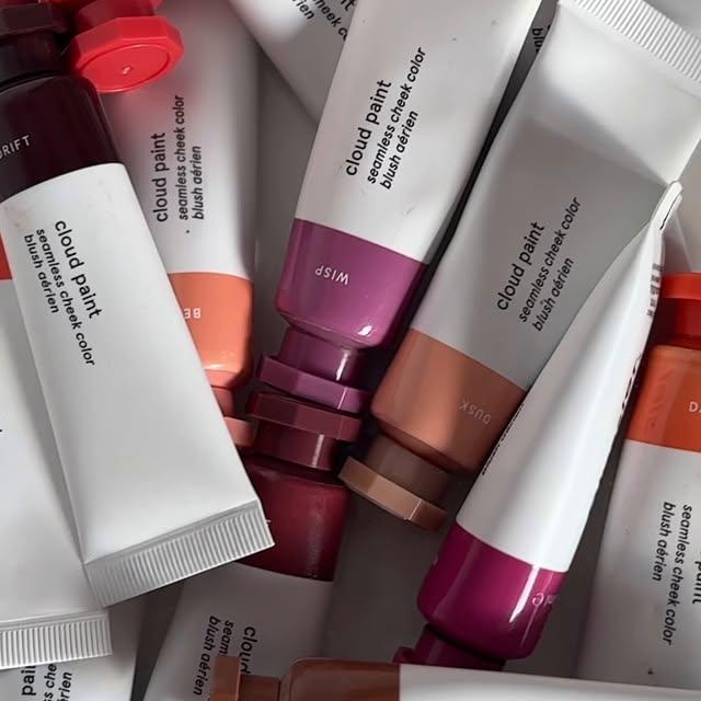 Top Shelf Aboneliği Başladı: Glossier ile Güzelliğinizi Kolayca Koruyun