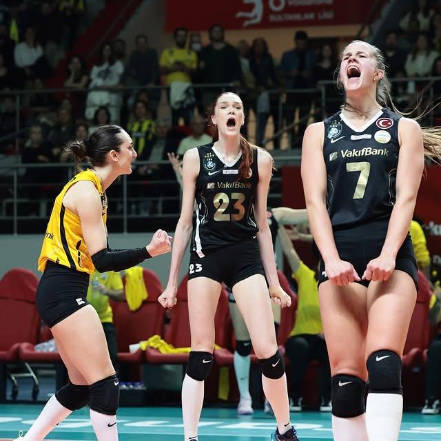 VakıfBank Spor Kulübü, Fotoğraflarla Anıları Canlandırıyor