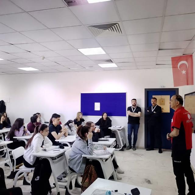 Aksaray'da Nesibe Aydın Yıldızlar Okulu Öğrencilerine Afet Farkındalık Eğitimi Verildi