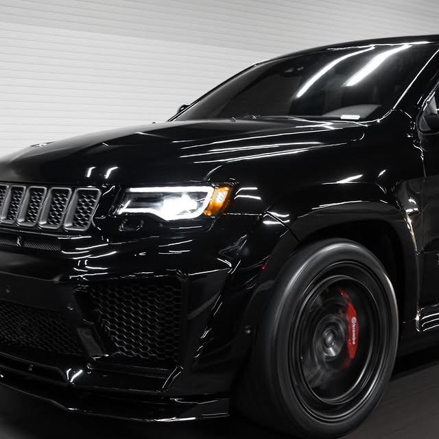 UFC Efsanesi Jon Jones'un Özel Tasarım Jeep Trackhawk'ı Hayata Geçirildi