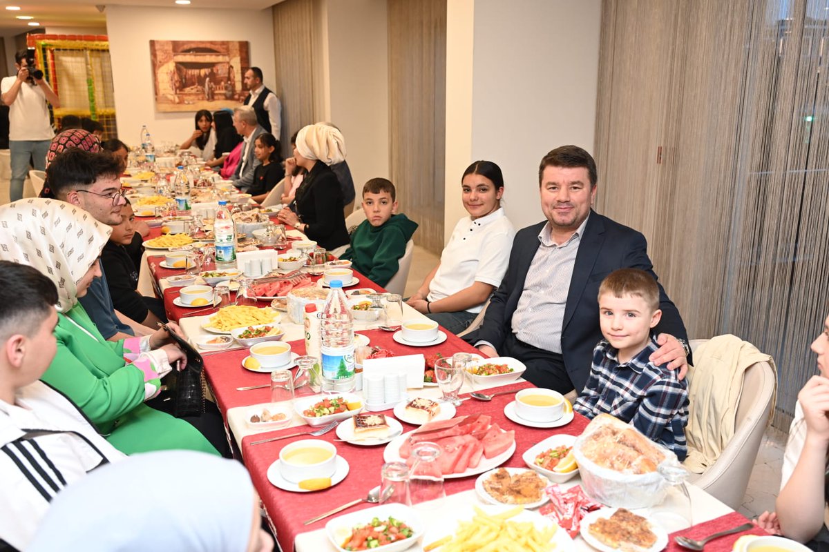 Aksaray'da İftar Programı: Belediye Başkanı Dinçer, Sevgi Evlerindeki Çocuklarla Buluştu